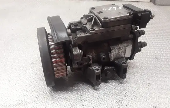 Audi A6 S6 C5 4B Fuel injection high pressure pump 0470506006 059130106B