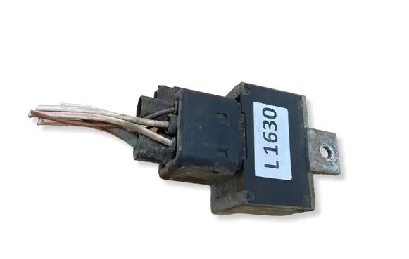 Renault Megane II Glow plug pre-heat relay 7700115078