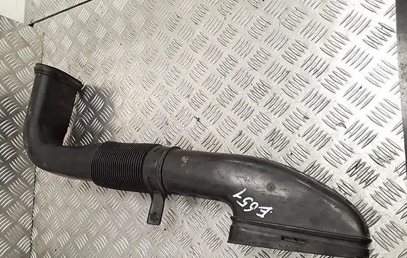 Mercedes-Benz C W204 Air intake hose/pipe A6510903437