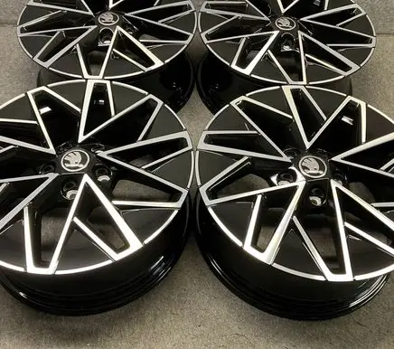 Skoda Octavia Mk4 R17 alloy rim 5E3601025BC