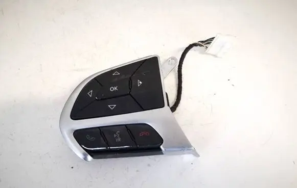 Chrysler 200 Steering wheel buttons/switches p68245351aa