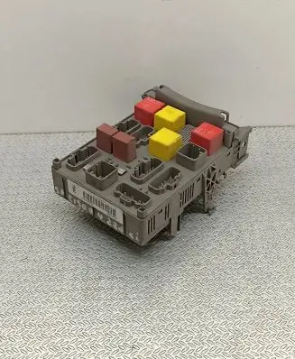 Renault Espace - Grand espace IV Fuse module 8200283815 8200004201E 518837000