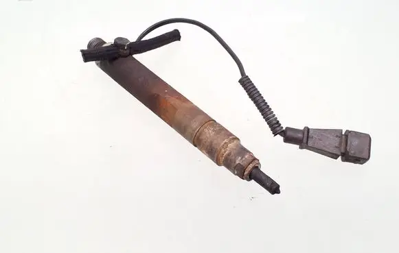 Skoda Octavia Mk1 (1U) Fuel injector 038130201f