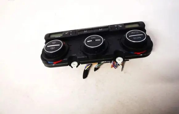 Volkswagen Touran I Climate control unit