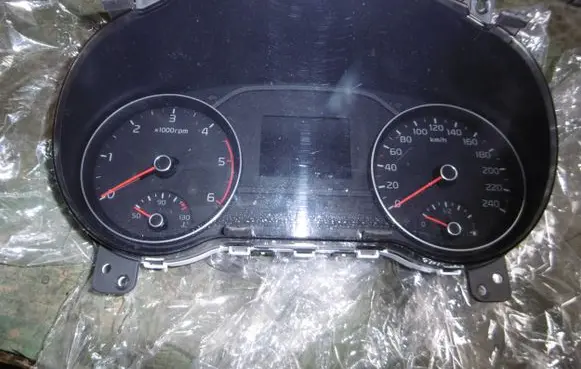 KIA Sportage Speedometer (instrument cluster) 100120140