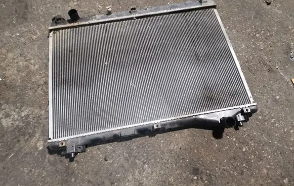 Suzuki Grand Vitara II Coolant radiator 4221333402