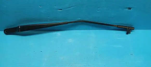 Volkswagen Golf V Front wiper blade arm