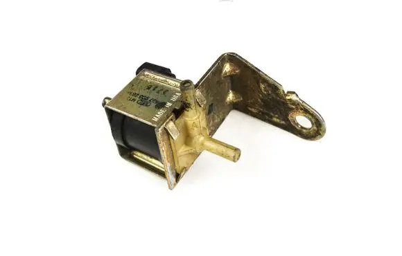 Audi A6 S6 C4 4A Turbo solenoid valve 437906283a