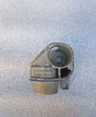 Jeep Cherokee Muffler mount bracket/holder 68185869AB