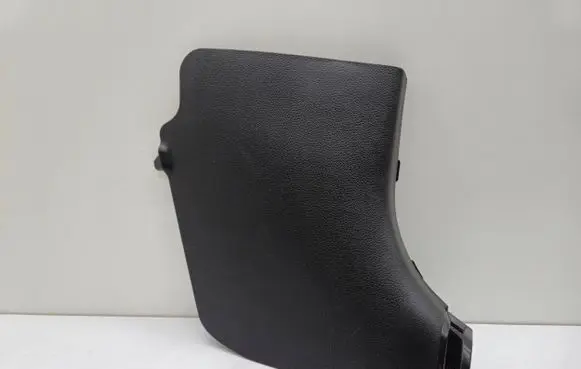 Foot area side trim