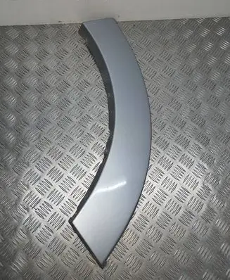 Mitsubishi Pajero Rear arch trim
