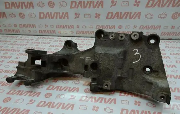 Dodge Avenger Generator/alternator bracket 03G903143J