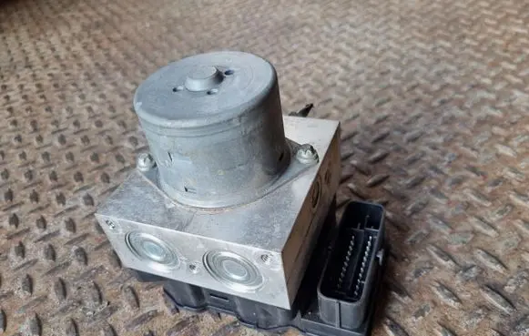 Ford Mondeo MK IV ABS Pump BG912C405AD