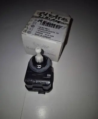 Volkswagen PASSAT B5 Headlight level adjustment motor 1J0941295C 25042006