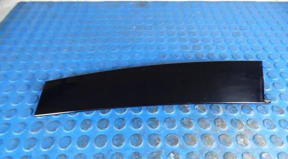 Opel Corsa F Front door trim (molding) 39222097 98359058XK W51755