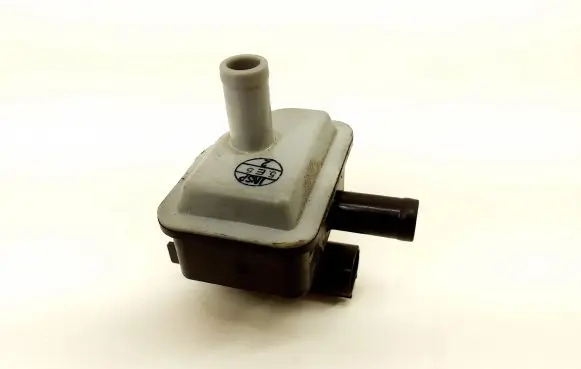 Toyota Yaris XP210 Turbo solenoid valve 90910TC005