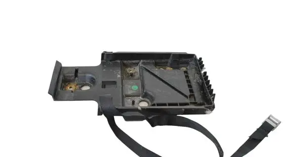 Volkswagen Tiguan Battery box tray 31479351