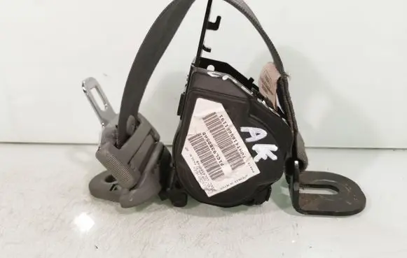 Jeep Grand Cherokee (WK) Rear seatbelt
