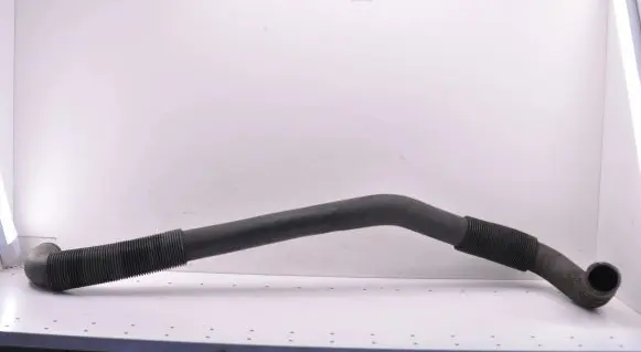 Chrysler Town & Country V Engine coolant pipe/hose