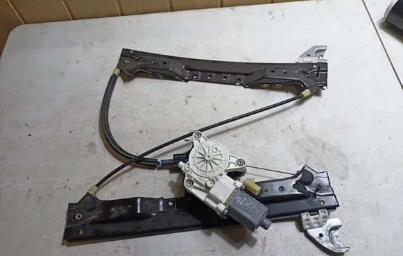 Chrysler Town u0026 Country V Rear door window regulator with motor 