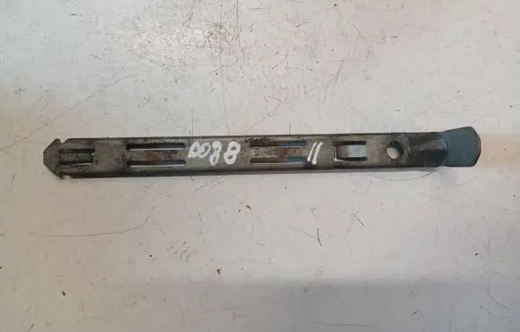 Volvo XC90 Headlight/headlamp mounting bracket 8637181