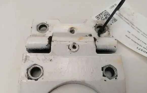 Mercedes-Benz E W123 Front door upper hinge