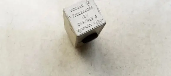 Renault Laguna I Other relay 7700844036