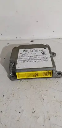 Audi A4 S4 B5 8D Airbag control unit/module 1J0909607 00302MCC581A