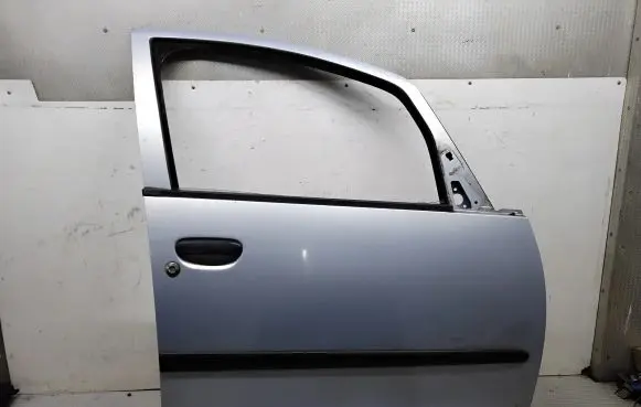 Mitsubishi Colt Front door