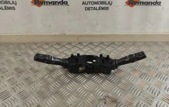 KIA Rio Wiper turn signal indicator stalk/switch 202008910