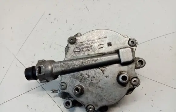 BMW 7 F01 F02 F03 F04 Vacuum pump 11667566291 11668605976 11667619388