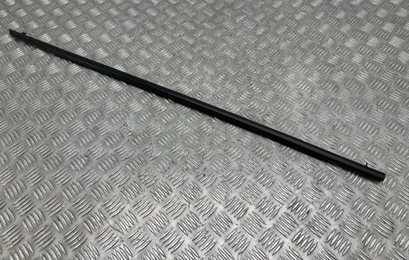Mazda MX-30 Rubber seal front door window/glass