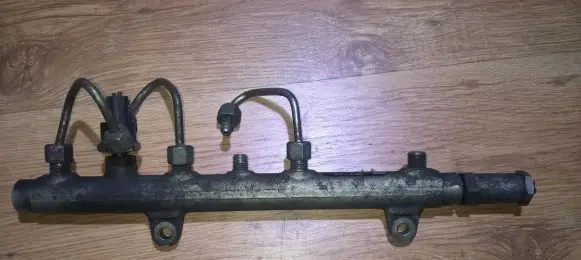 Renault Megane II Fuel main line pipe 0445214024 8200347176