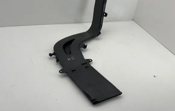 BMW M5 Cabin air duct channel 987018507 9870185 15361710