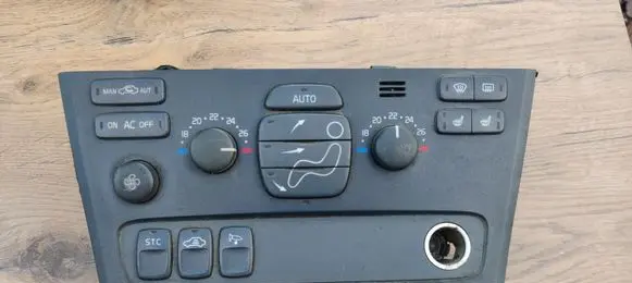 Volvo V70 Climate control unit 9452368