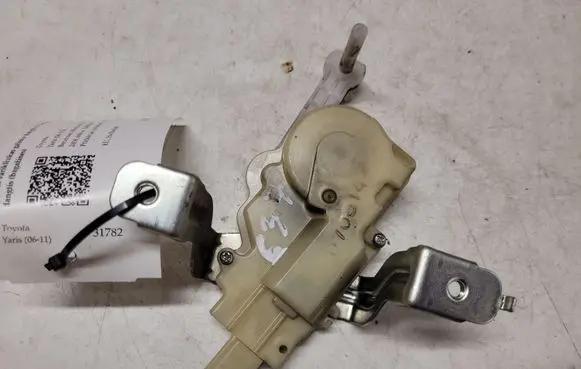 Toyota Yaris Tailgate boot lock/latch motor 