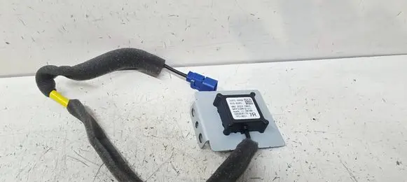 Nissan Qashqai J12 Aerial GPS antenna 259756RR0B 259756RR0A