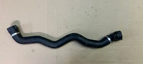 BMW 7 G11 G12 Engine coolant pipe/hose 17128572905