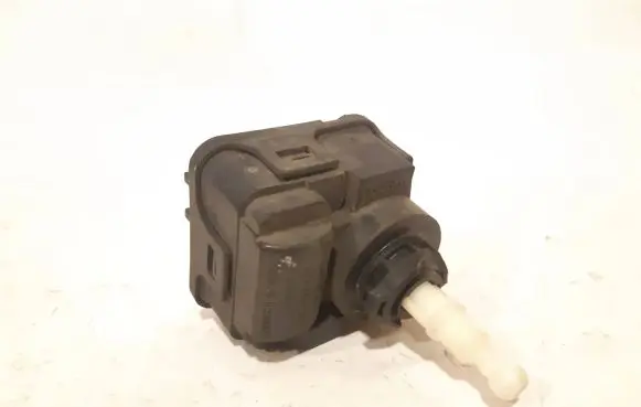 Headlight level adjustment motor