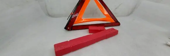 Audi Q3 F3 Emergency warning sign 8K0860251C