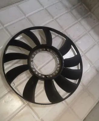 Volkswagen PASSAT B5.5 Fan impeller 058121301B