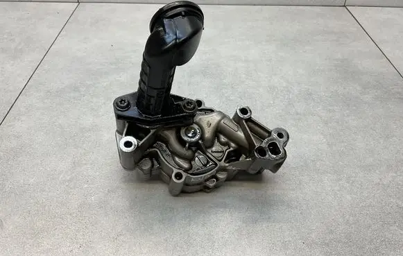 Ford Kuga II Oil pump 9807727980A 9807727980