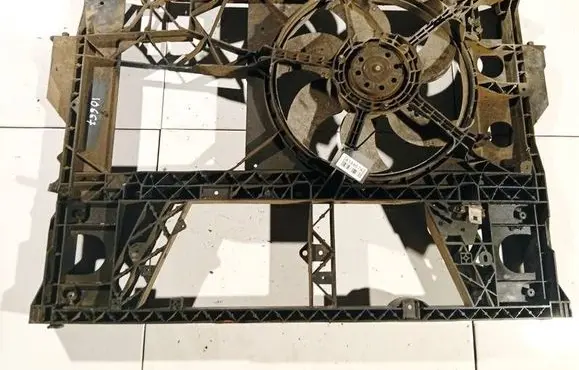 Renault Master II Radiator cooling fan shroud 