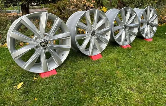 Volkswagen Multivan T5 R18 alloy rim 
