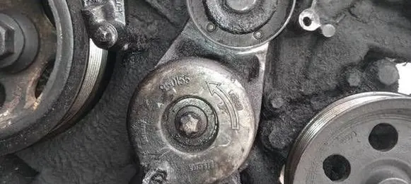 Chrysler 300 - 300C Generator/alternator belt tensioner
