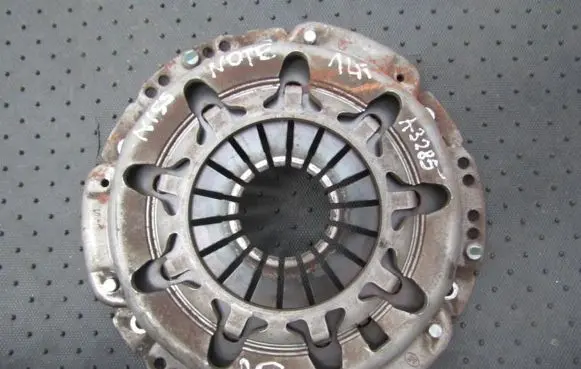 Nissan Note (E11) Pressure plate 30210ay100 55401