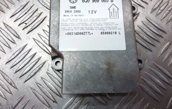 Volkswagen PASSAT B5 Airbag control unit/module 6Q0909605B