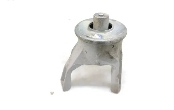 Volkswagen Transporter - Caravelle T5 Engine mount bracket 7E0199849