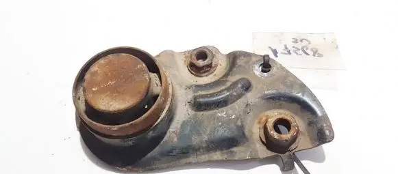 Toyota Avensis T250 Engine mount bracket