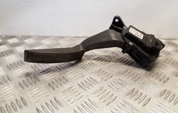 Jeep Cherokee III KJ Accelerator throttle pedal 53013703AB